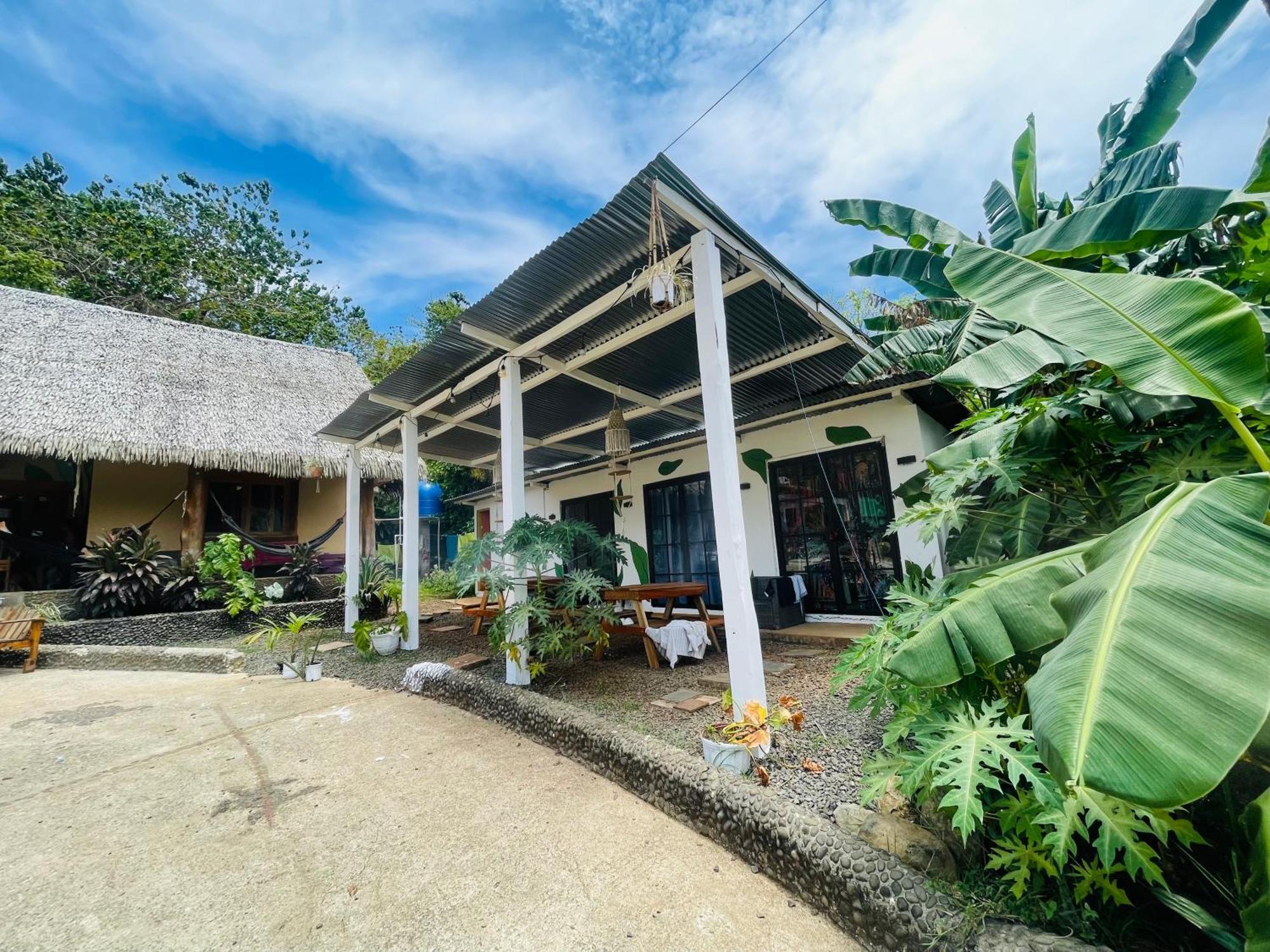 Urbanos Jungle Hostel Santa Catalina Exterior photo